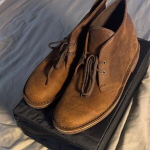 Clarks Men's Tan/Brown Leather Chukka Boots